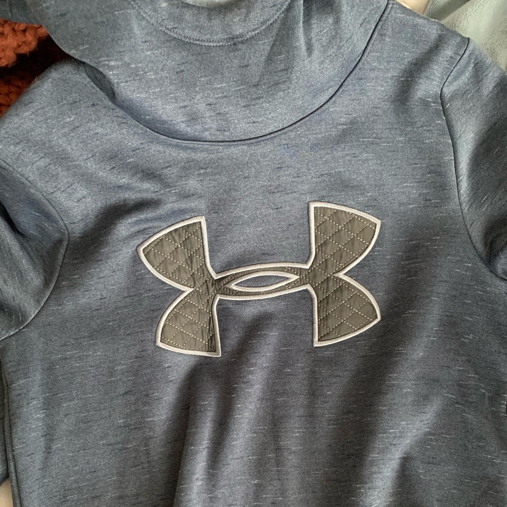 Women’s Medium Under Armour Hoodie